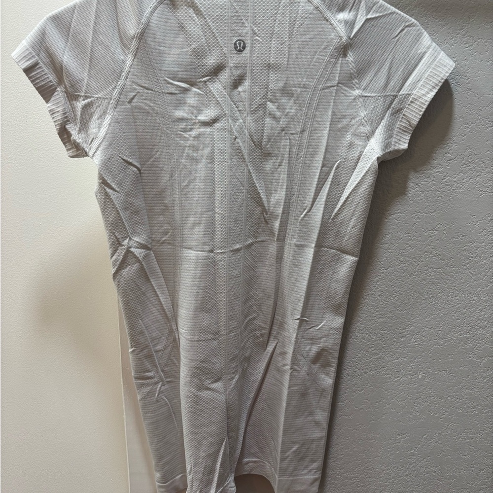 lululemon athletica White Short Sleeve Top
